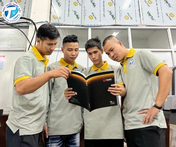 Đội ngũ kỹ thuật viên tại Phát Triển Trung Việt